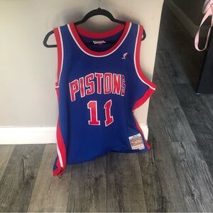 Mitchell & Ness Blue and Red Pistons Jersey
